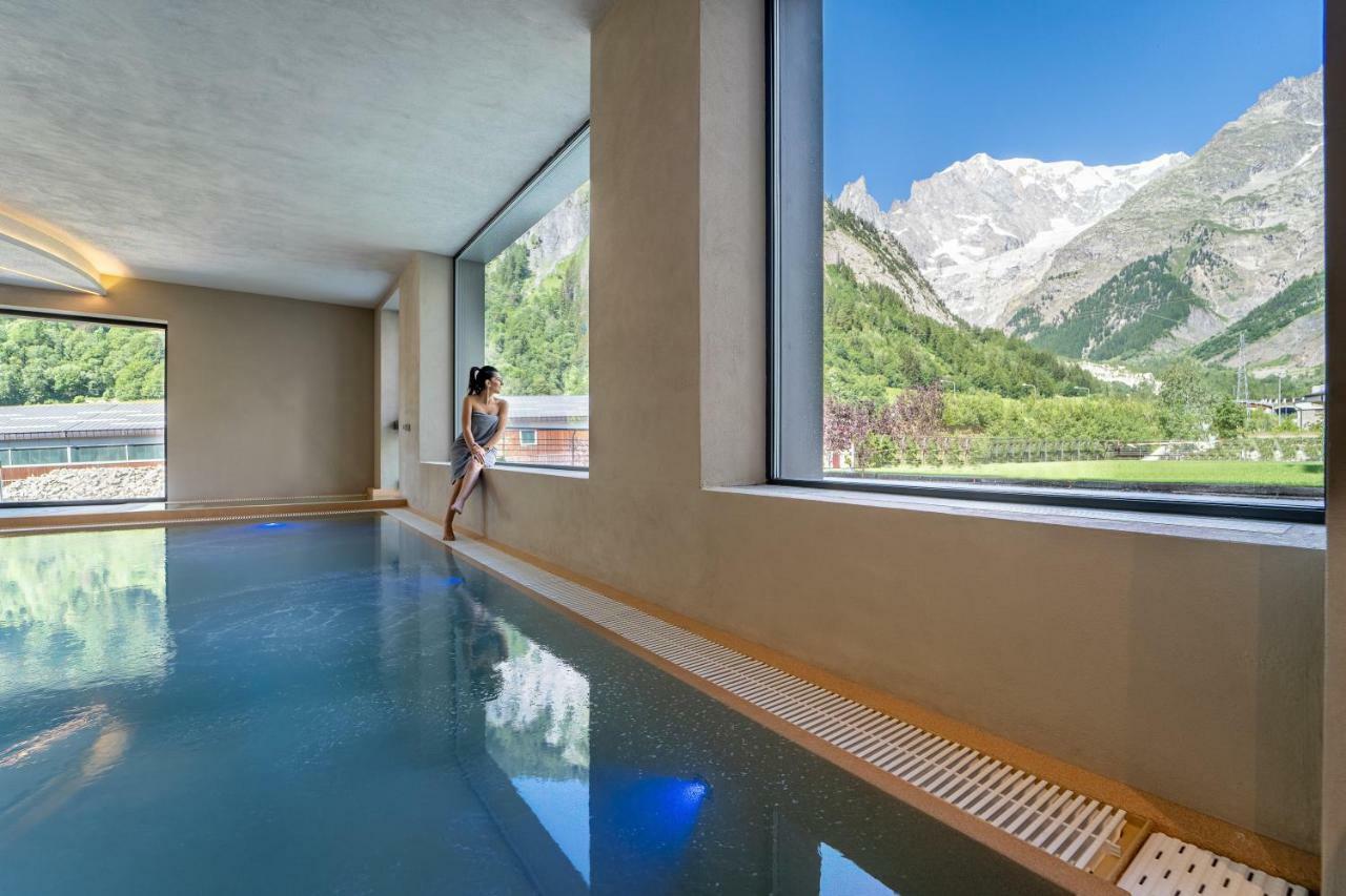 Th Courmayeur Hotel Exterior photo