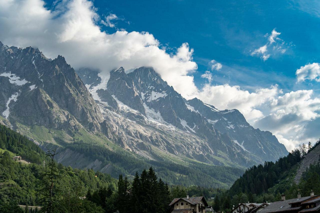 Th Courmayeur Hotel Exterior photo